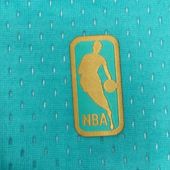 Mitchell & Ness NBA Vancouver Grizzlies 1996 Fadeaway Swingman Shorts size small - Picture 7 of 7